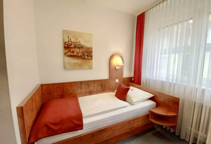 اتاق اکونومی یک تخته, West An Der Bockenheimer Warte