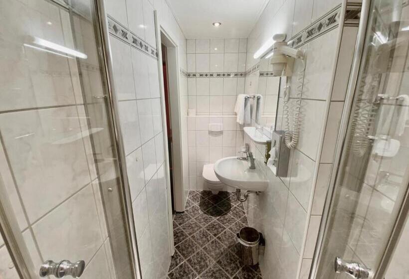 单人经济间, West An Der Bockenheimer Warte