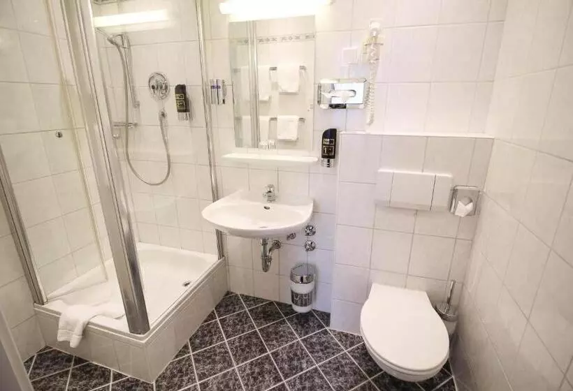 اتاق اکونومی, West An Der Bockenheimer Warte
