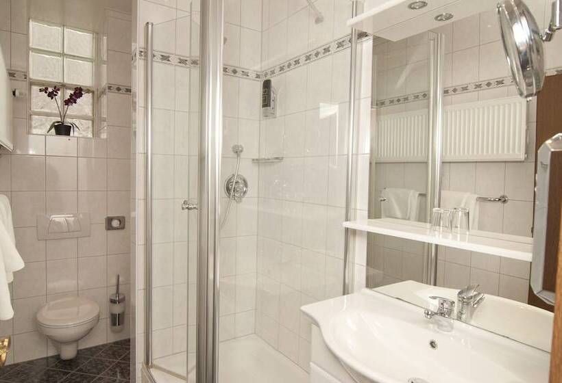 经济房, West An Der Bockenheimer Warte