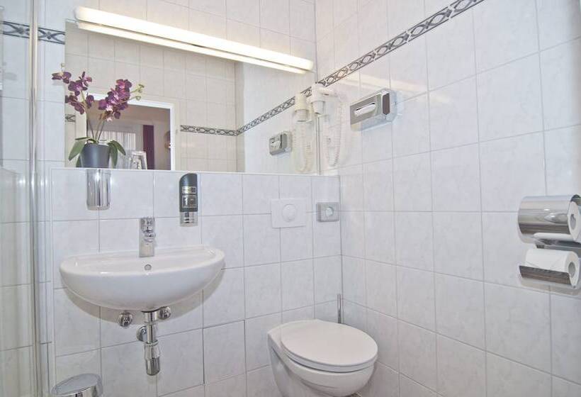 اتاق استاندارد, West An Der Bockenheimer Warte