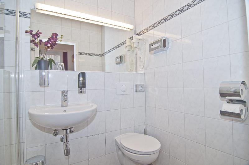 经济房, West An Der Bockenheimer Warte