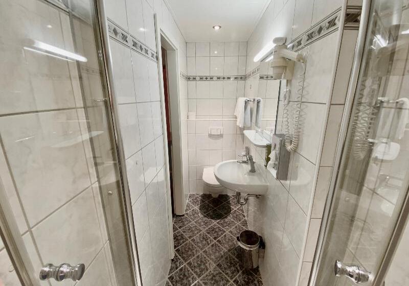 单人经济间, West An Der Bockenheimer Warte