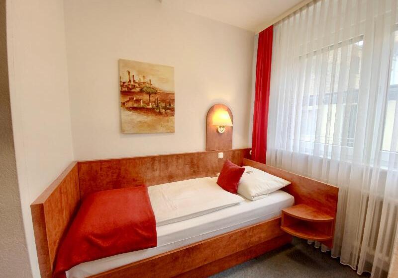 اتاق اکونومی یک تخته, West An Der Bockenheimer Warte