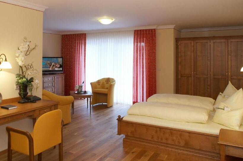 Полулюкс Повышенной Комфортности, Garden & Spa Hotel Das Götzfried