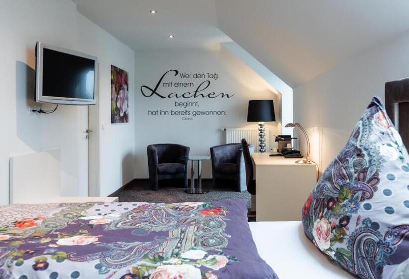 جناح جونيور, Landhotel Bartmann