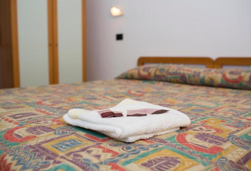 اتاق استاندارد یک نفره, Albergo Villa Marchese