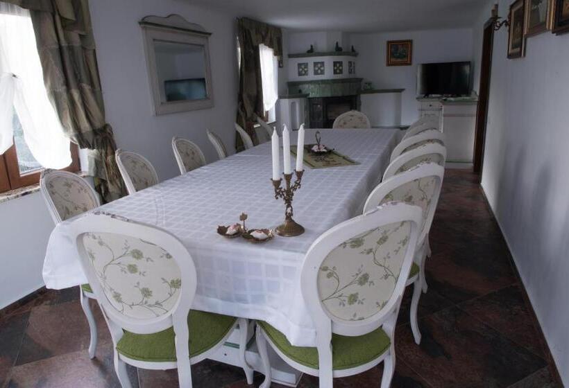 شاليه غرفة نوم واحدة, Cabana Dintre Vii