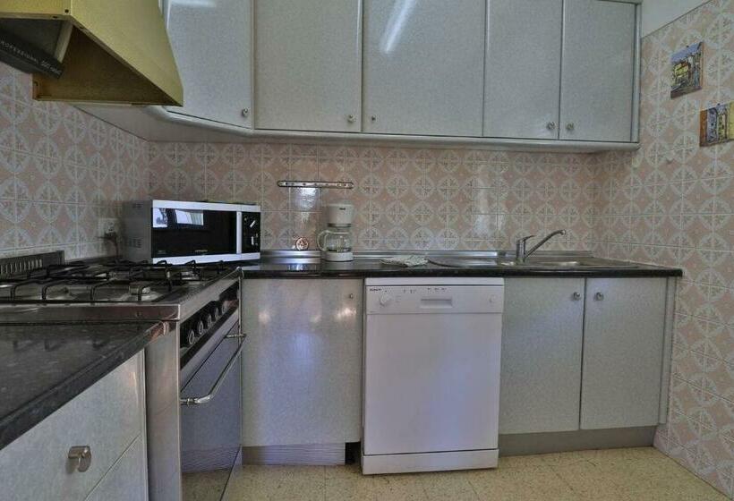 شقة غرفة واحدة, Casa Vale Do Lobo 114   Great Townhouse Few Minutes Walk From Beach Praca