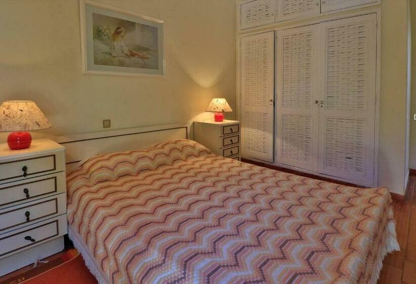 شقة غرفة واحدة, Casa Vale Do Lobo 114   Great Townhouse Few Minutes Walk From Beach Praca