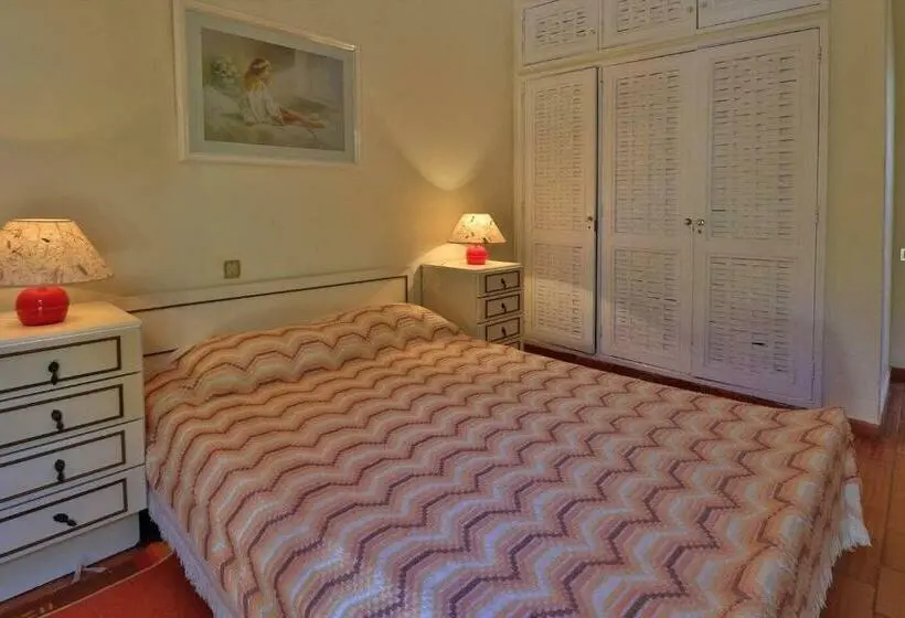 １ベッドルームアパートメント, Casa Vale Do Lobo 114   Great Townhouse Few Minutes Walk From Beach Praca