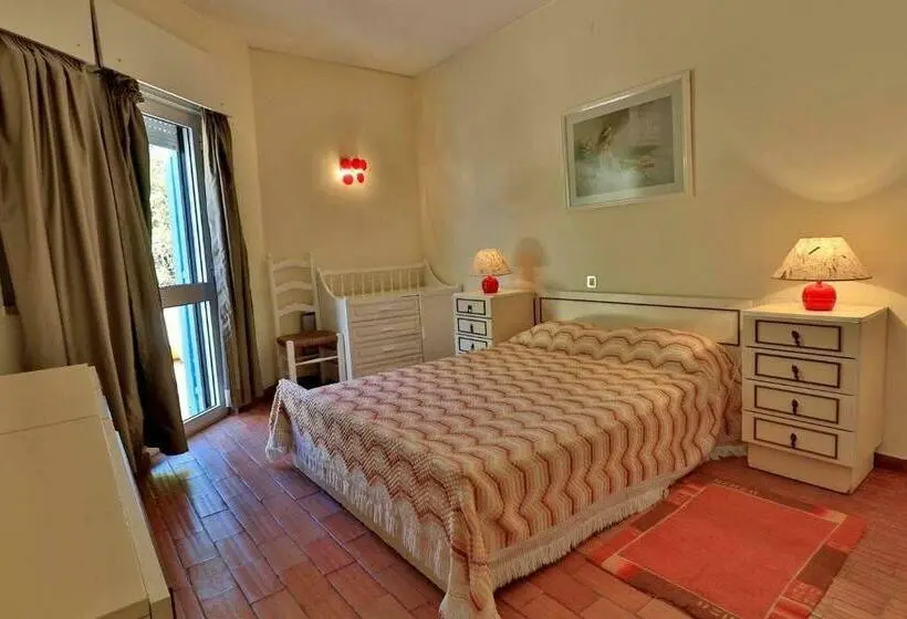 １ベッドルームアパートメント, Casa Vale Do Lobo 114   Great Townhouse Few Minutes Walk From Beach Praca