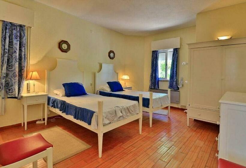 شقة غرفة واحدة, Casa Vale Do Lobo 114   Great Townhouse Few Minutes Walk From Beach Praca