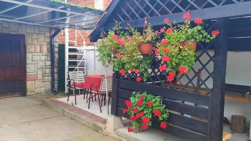 ویلای 1 خوابه, Apartman Domacinstvo La Vie Na Selu