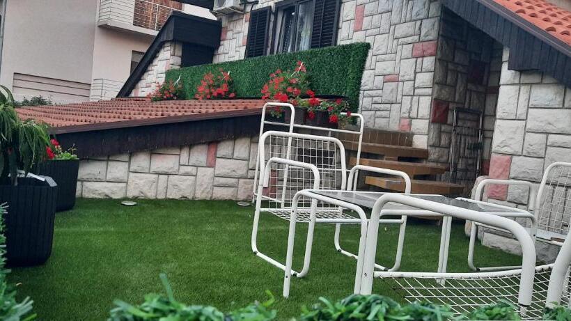 ویلای 1 خوابه, Apartman Domacinstvo La Vie Na Selu