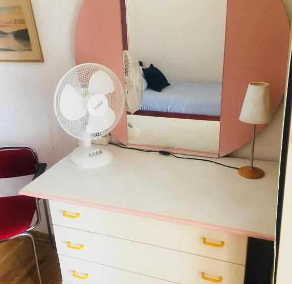 اتاق استاندارد یک تخته با سرویس بهداشتی مشترک, Guest House Vila Eli