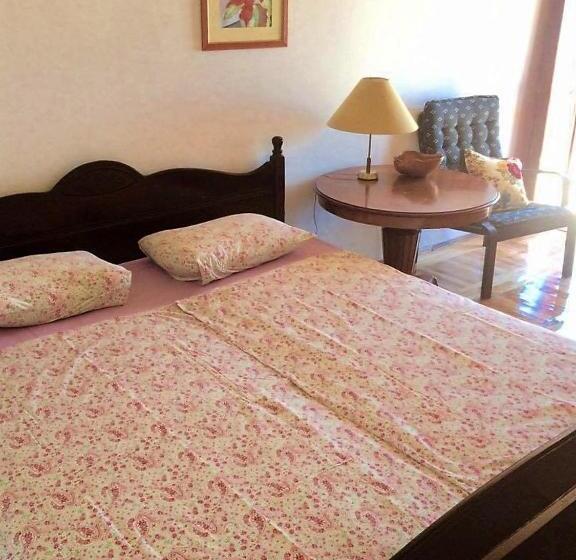 اتاق استاندارد سه تخته با سرویس بهداشتی مشترک, Guest House Vila Eli