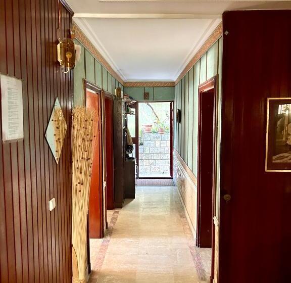 اتاق استاندارد سه تخته با سرویس بهداشتی مشترک, Guest House Vila Eli