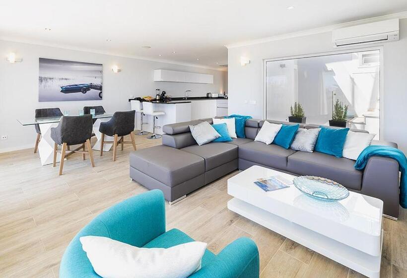 شقة غرفة واحدة, Villa Benagil With Stunning Views And Roof Terrace With Private Heated Pool