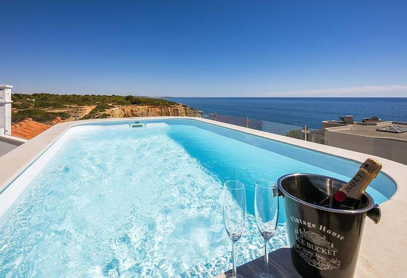침실 1개 아파트, Villa Benagil With Stunning Views And Roof Terrace With Private Heated Pool