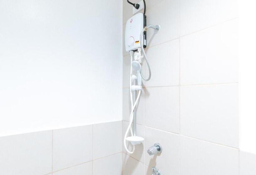 اتاق خانوادگی, Reddoorz @ Jardin Lrt Tayuman Manila