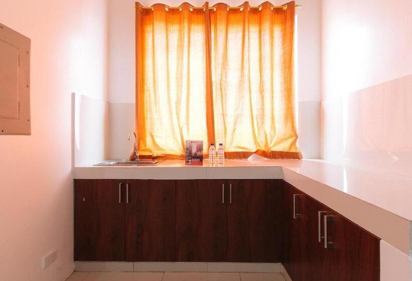 اتاق خانوادگی, Reddoorz @ Jardin Lrt Tayuman Manila