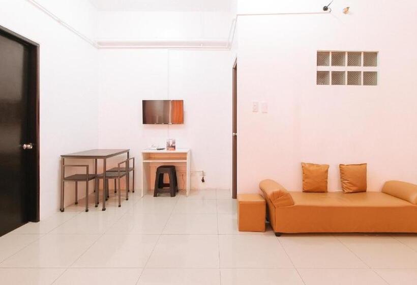 اتاق خانوادگی, Reddoorz @ Jardin Lrt Tayuman Manila