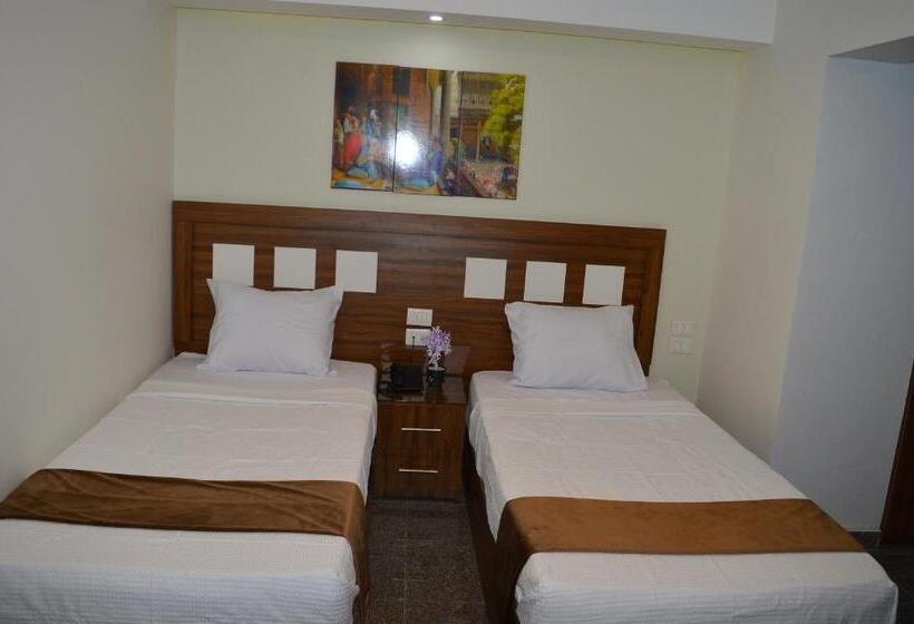 اتاق اکونومی, Royal Inn Residence
