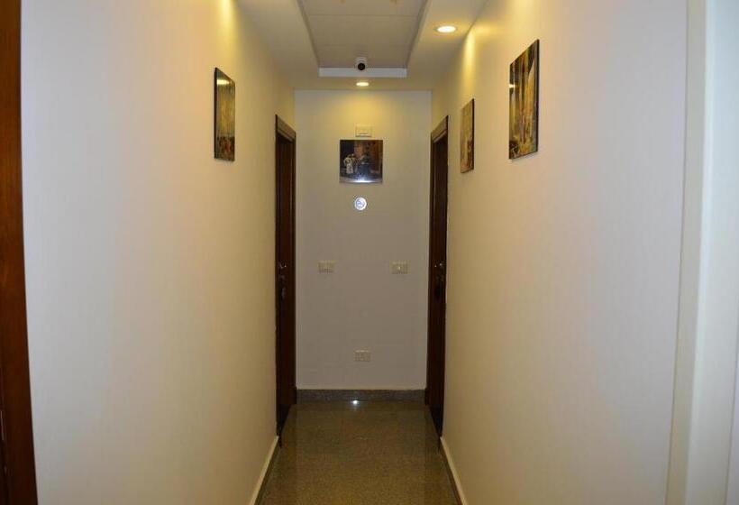 اتاق استاندارد با چشم‌انداز شهر, Royal Inn Residence