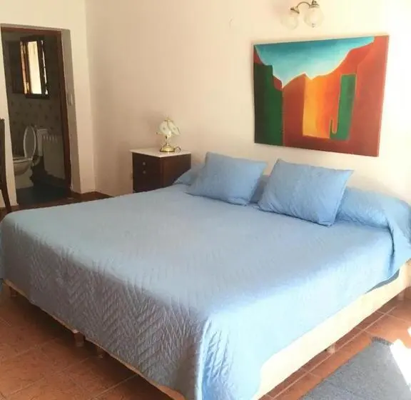 Standardzimmer mit Poolblick, Tampu