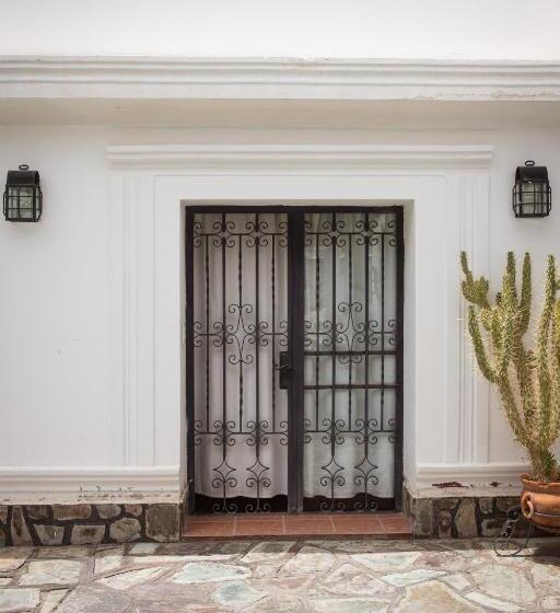 标准间带游泳池, Tampu