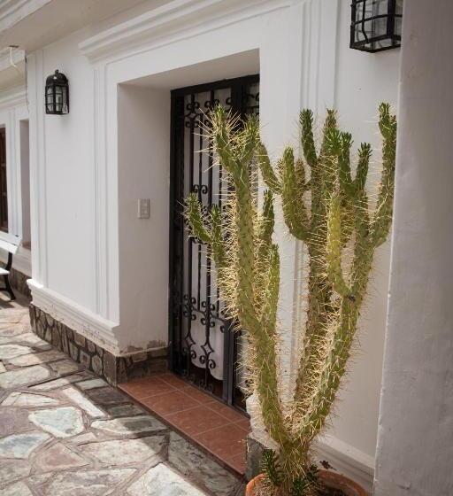 标准间带游泳池, Tampu