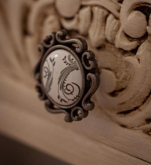 标准间带游泳池, Tampu