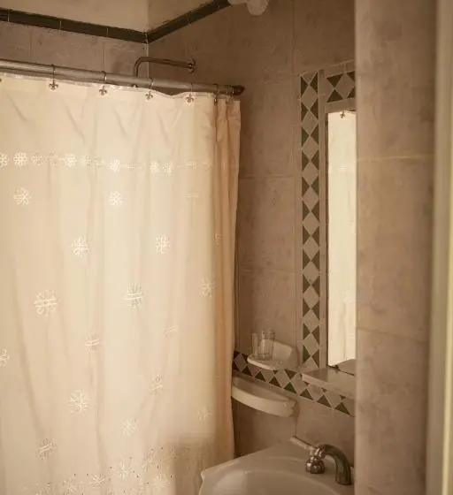 4 Bett Standardzimmer, Tampu