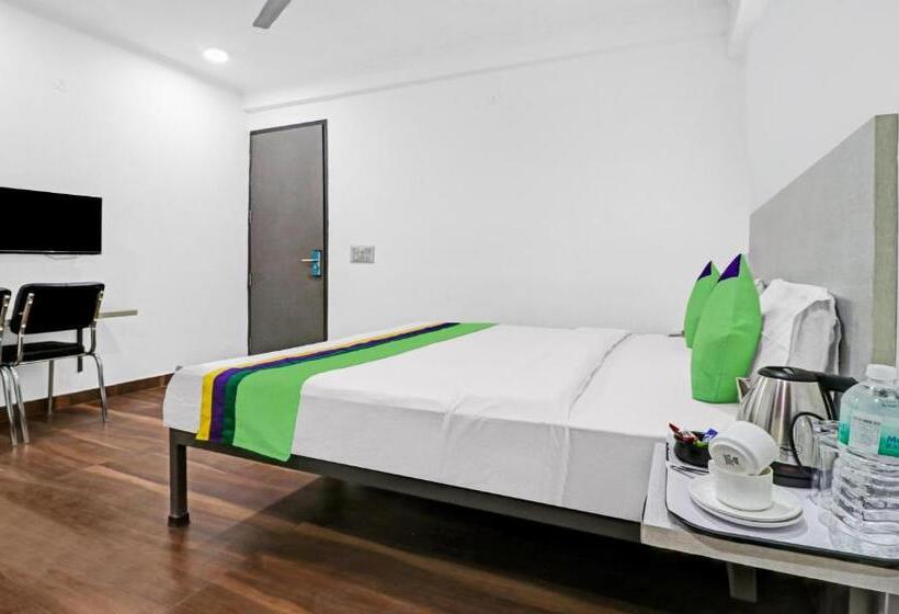 Quarto Deluxe, Treebo Grand Town House