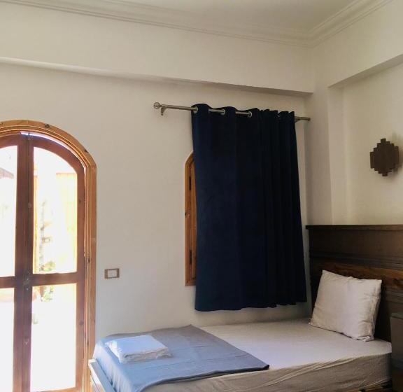 استودیوی لوکس, Villa 22