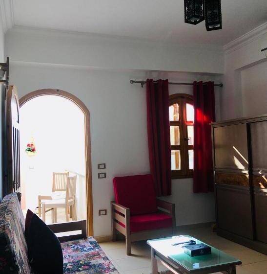 استودیوی لوکس, Villa 22