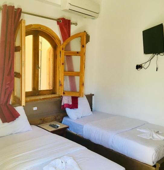 اتاق لوکس, Villa 22