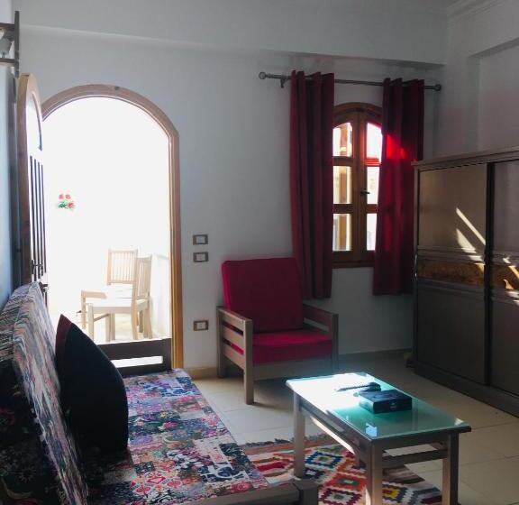 اتاق لوکس, Villa 22