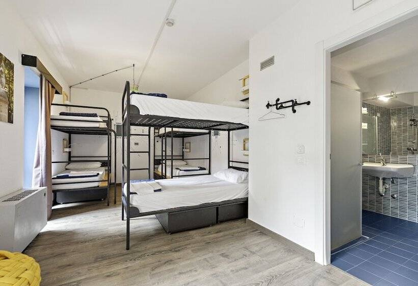 تختخواب در اتاق مشترک, Ostello Bello Genova