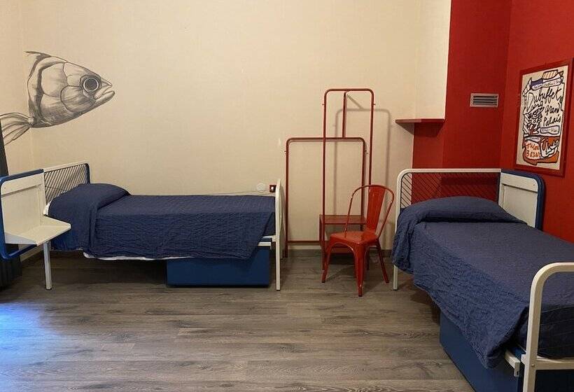 اتاق استاندارد سه نفره, Ostello Bello Genova