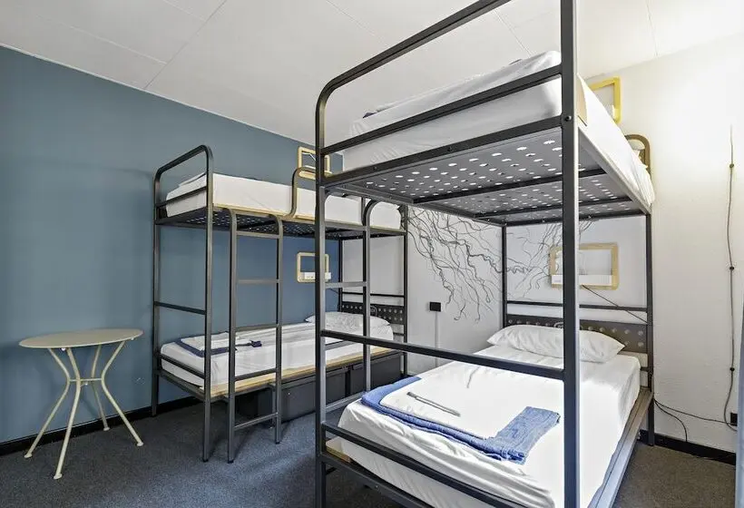 اتاق استاندارد چهار تخته, Ostello Bello Genova