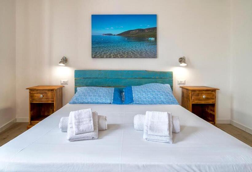 غرفة سوبيريور ثلاثية مطلّة علي البحر, Dery Alghero Holiday Rooms