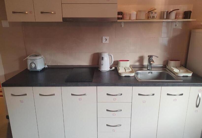 חדר סטנדרט לארבעה, Guest House Jasmin