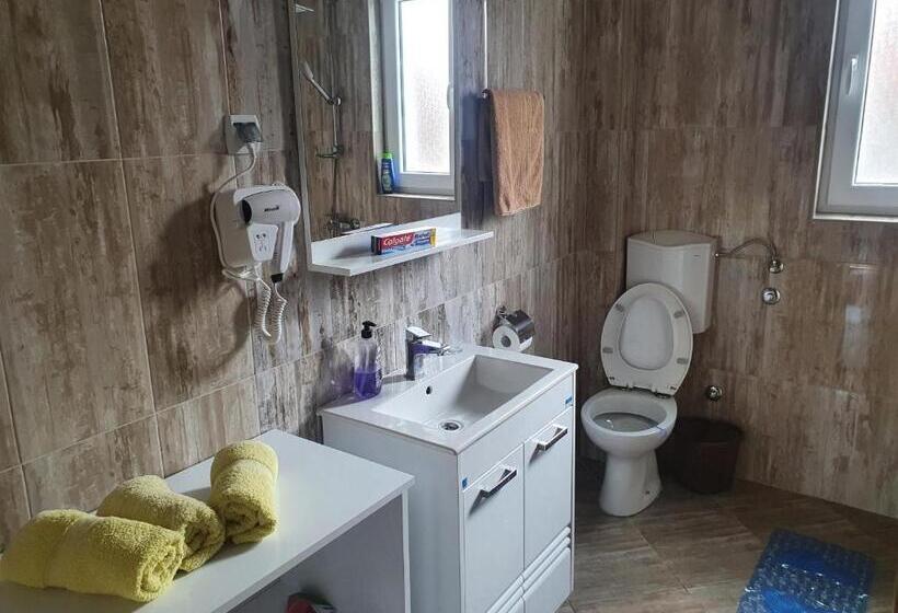 חדר סטנדרט לארבעה, Guest House Jasmin