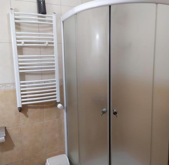 اتاق استاندارد, House Of Vitaliy