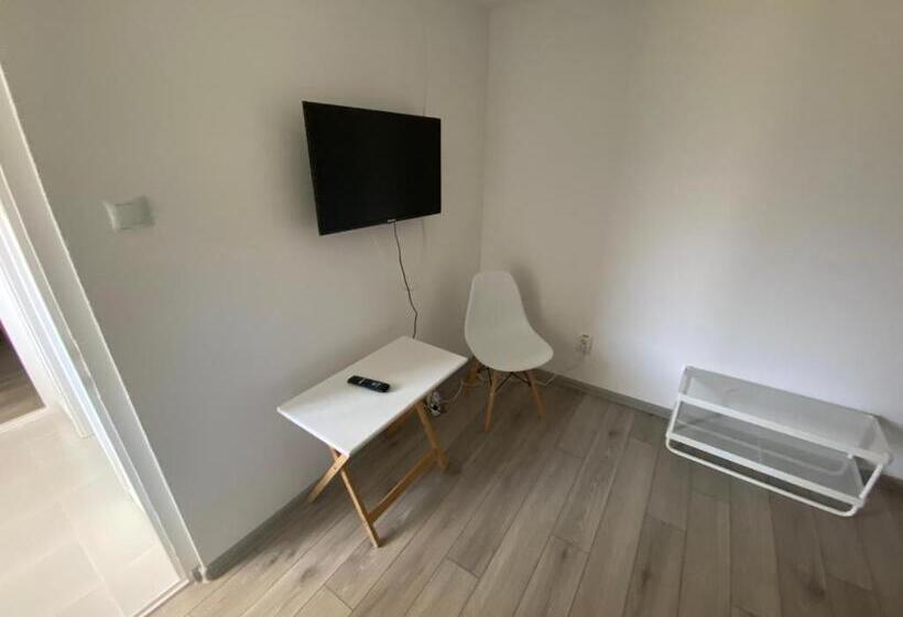 Номер Стандарт Вид на Сад, Pixel Guesthouse