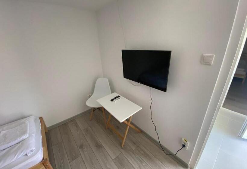 Номер Стандарт Вид на Сад, Pixel Guesthouse