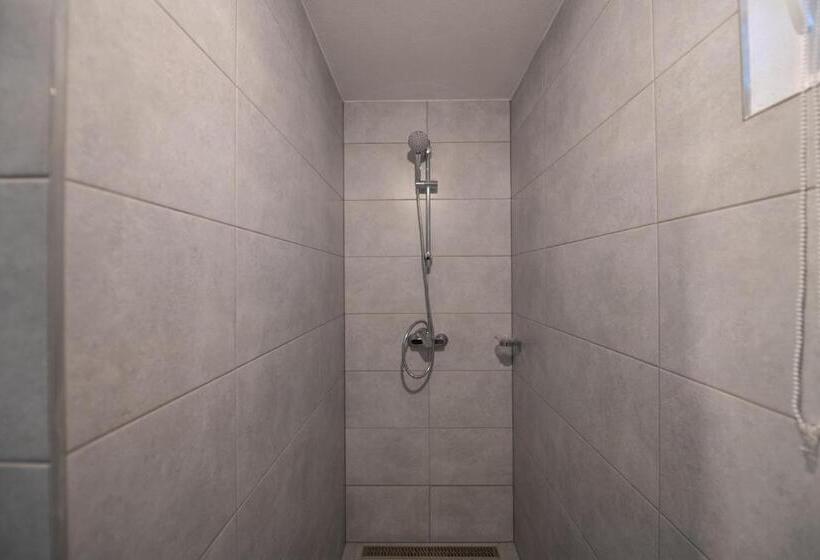 اتاق سوپریور سه تخته, Pixel Guesthouse