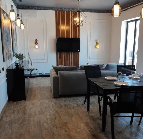 דירת חדר נוף לבריכה, Villa Bonapart